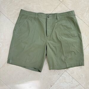 Ocean + Coast Olive Green Cargo Shorts Flat Front Size 40